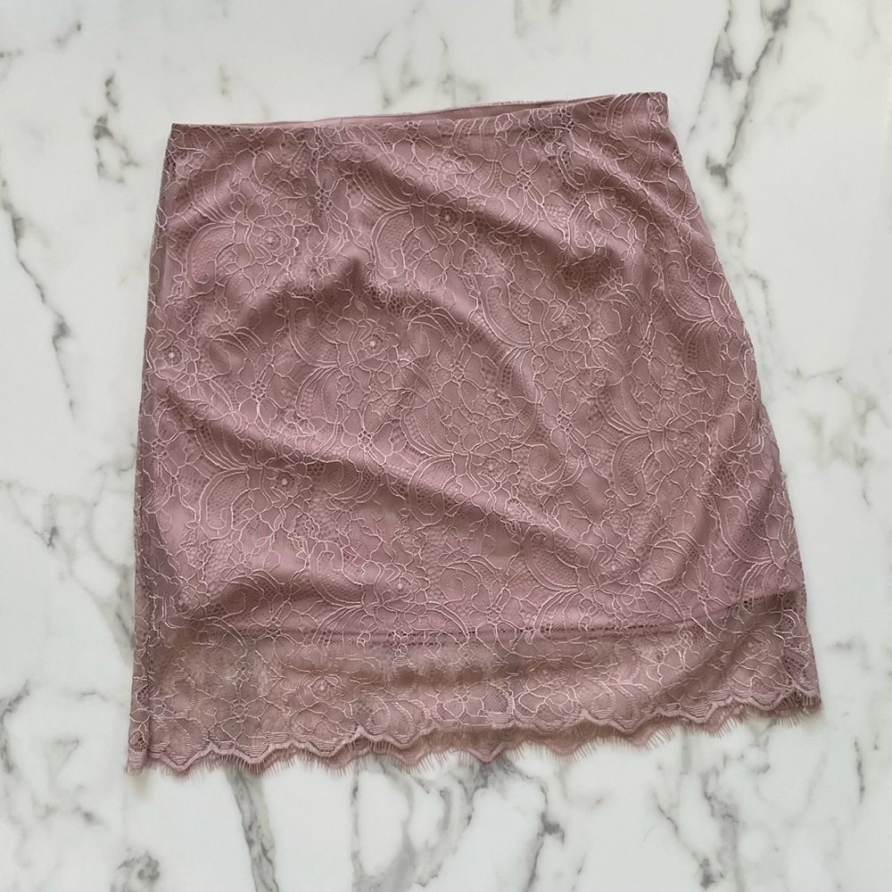 Forever 21 blush lace mini skirt